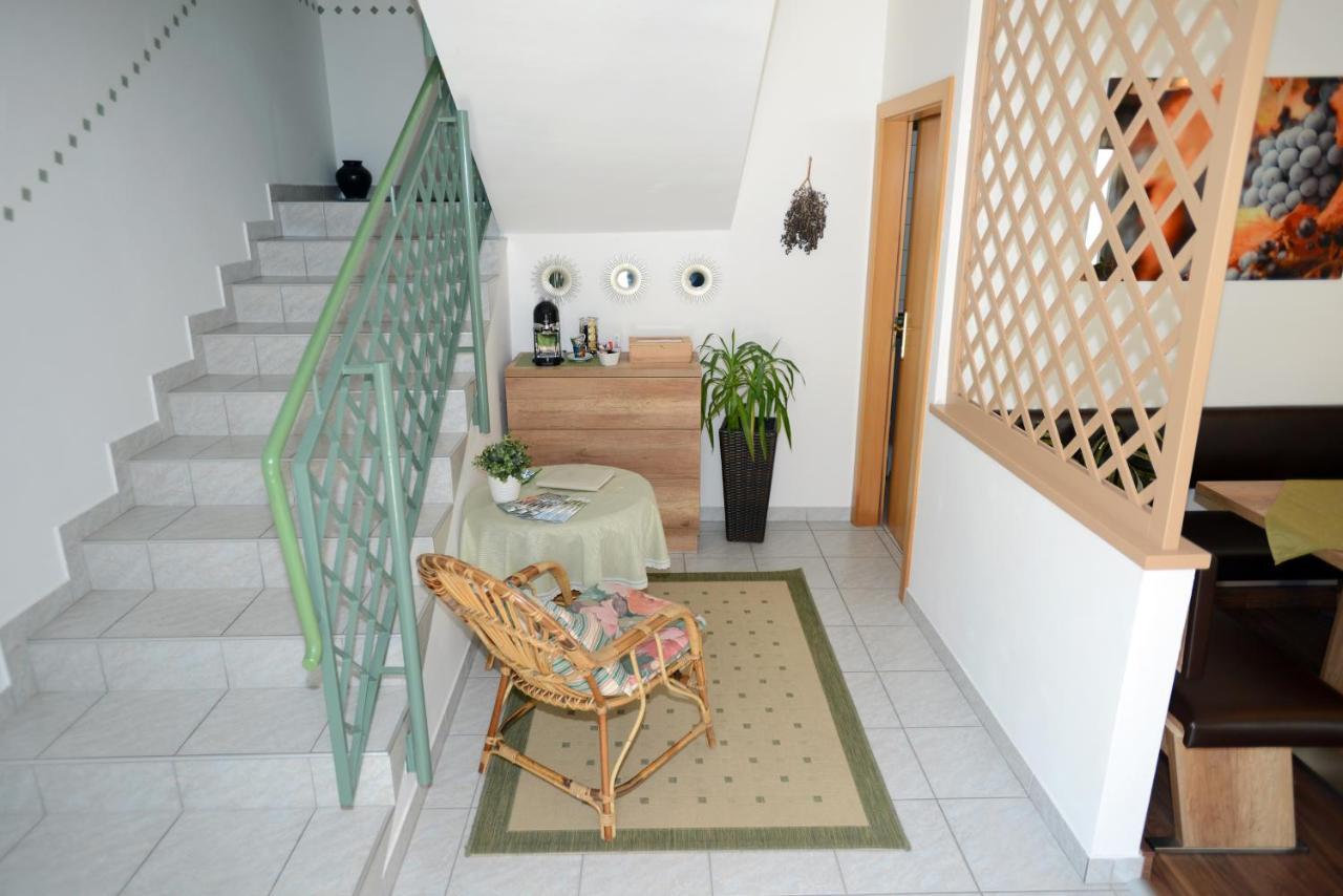 אילמיץ Weingut Apartment Hildegard Gangl מראה חיצוני תמונה
