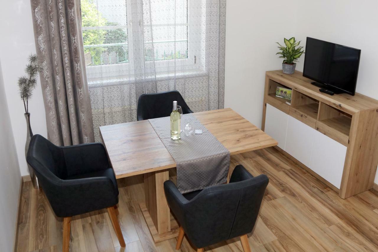 אילמיץ Weingut Apartment Hildegard Gangl מראה חיצוני תמונה